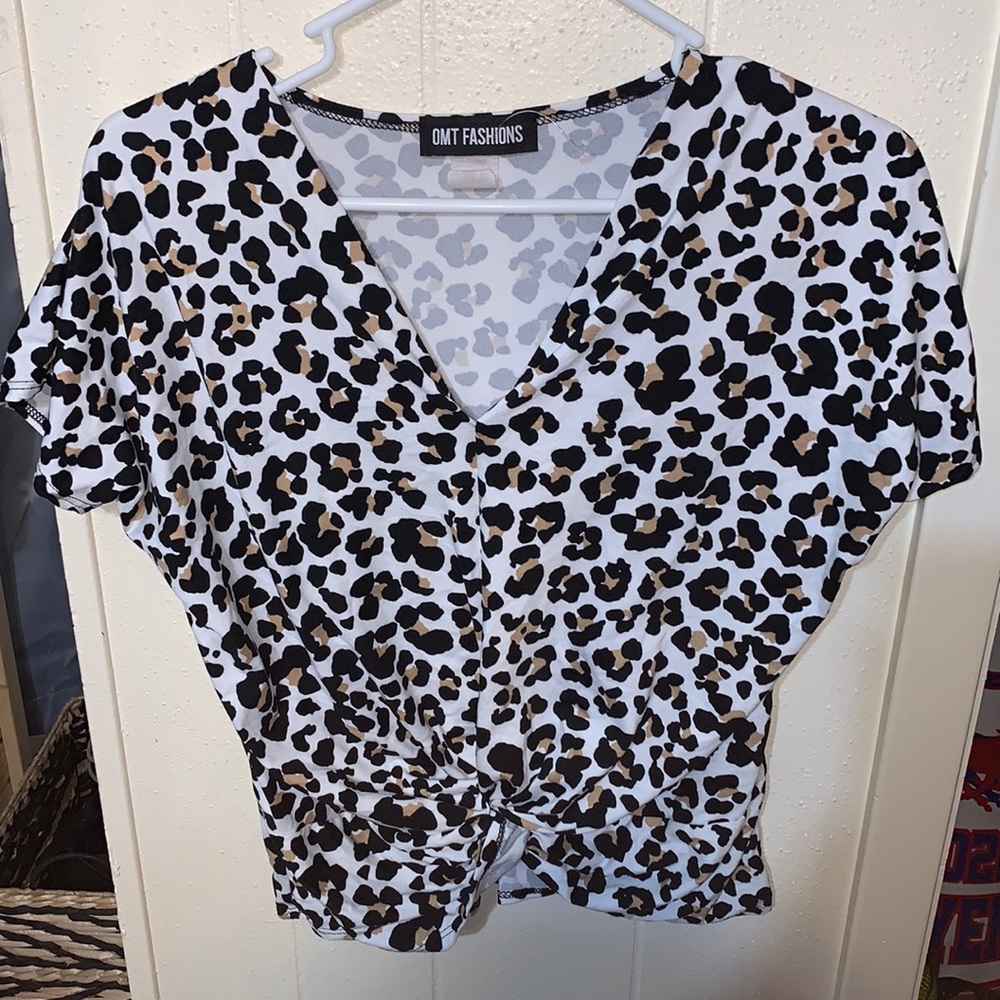 OMT Fashions leopard print blouse in size large!